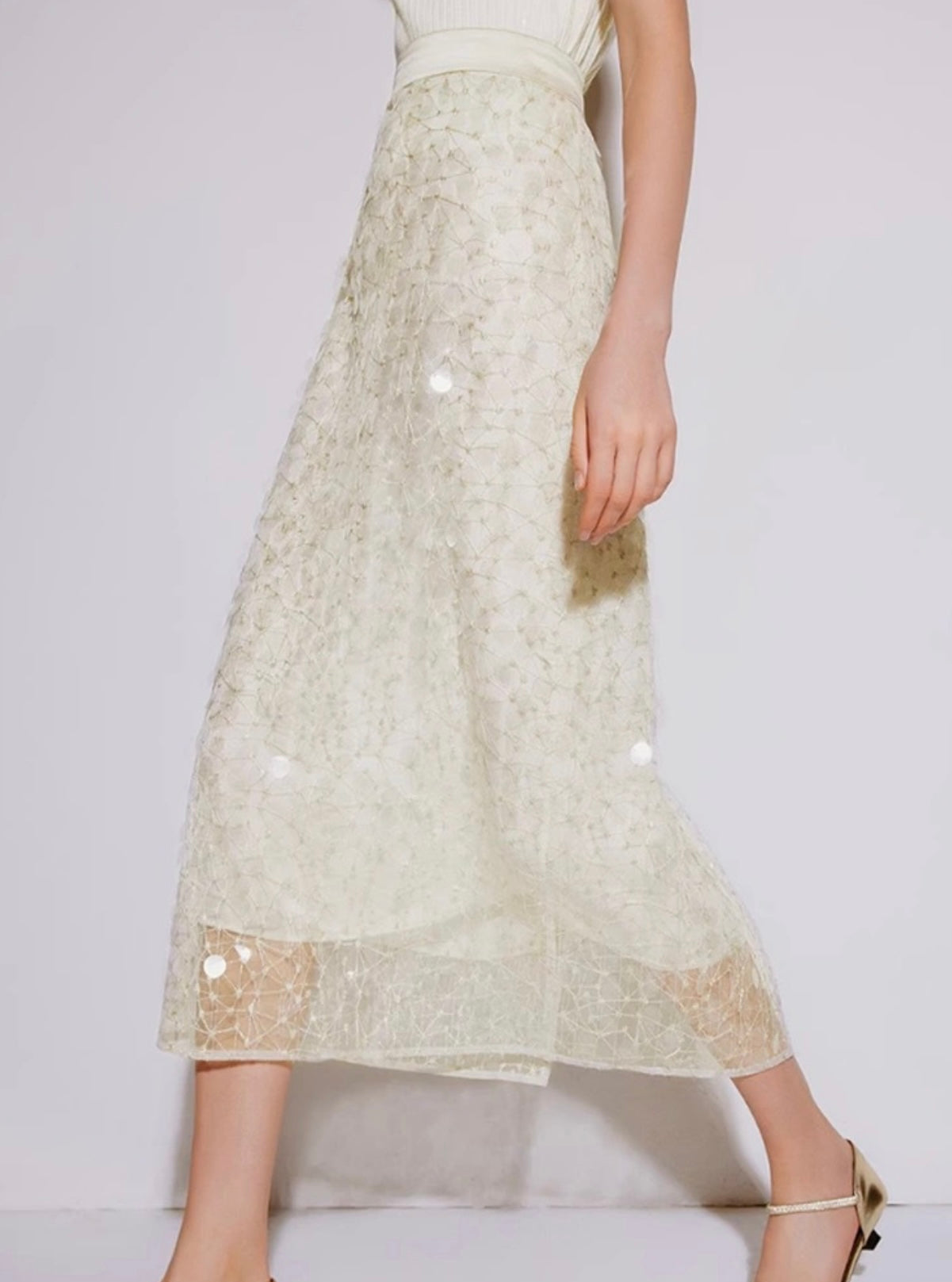 Polished White Midi Skirt – Commuter Elegance