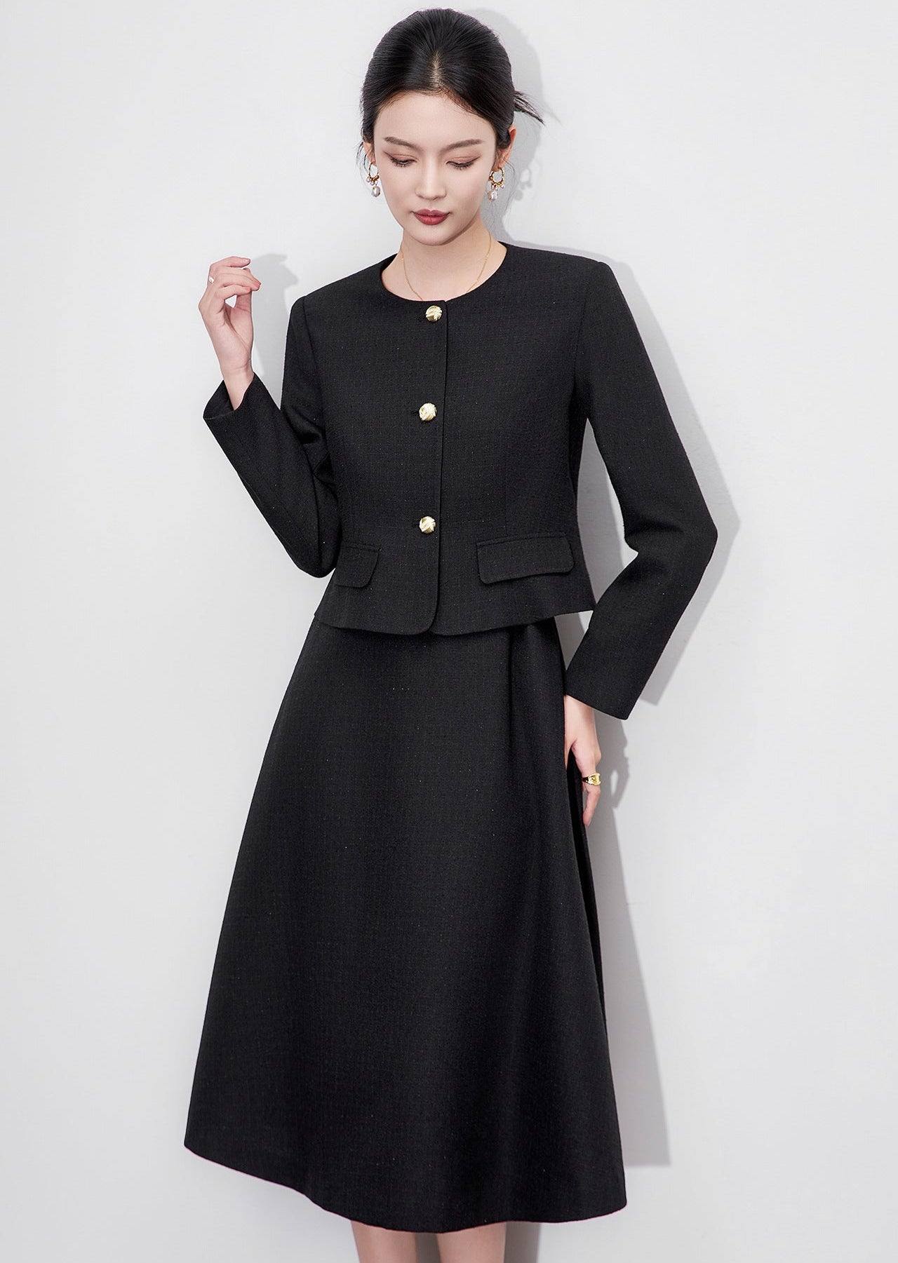 French-Inspired Two-Piece Set – Fitted Dress & Cropped Jacket