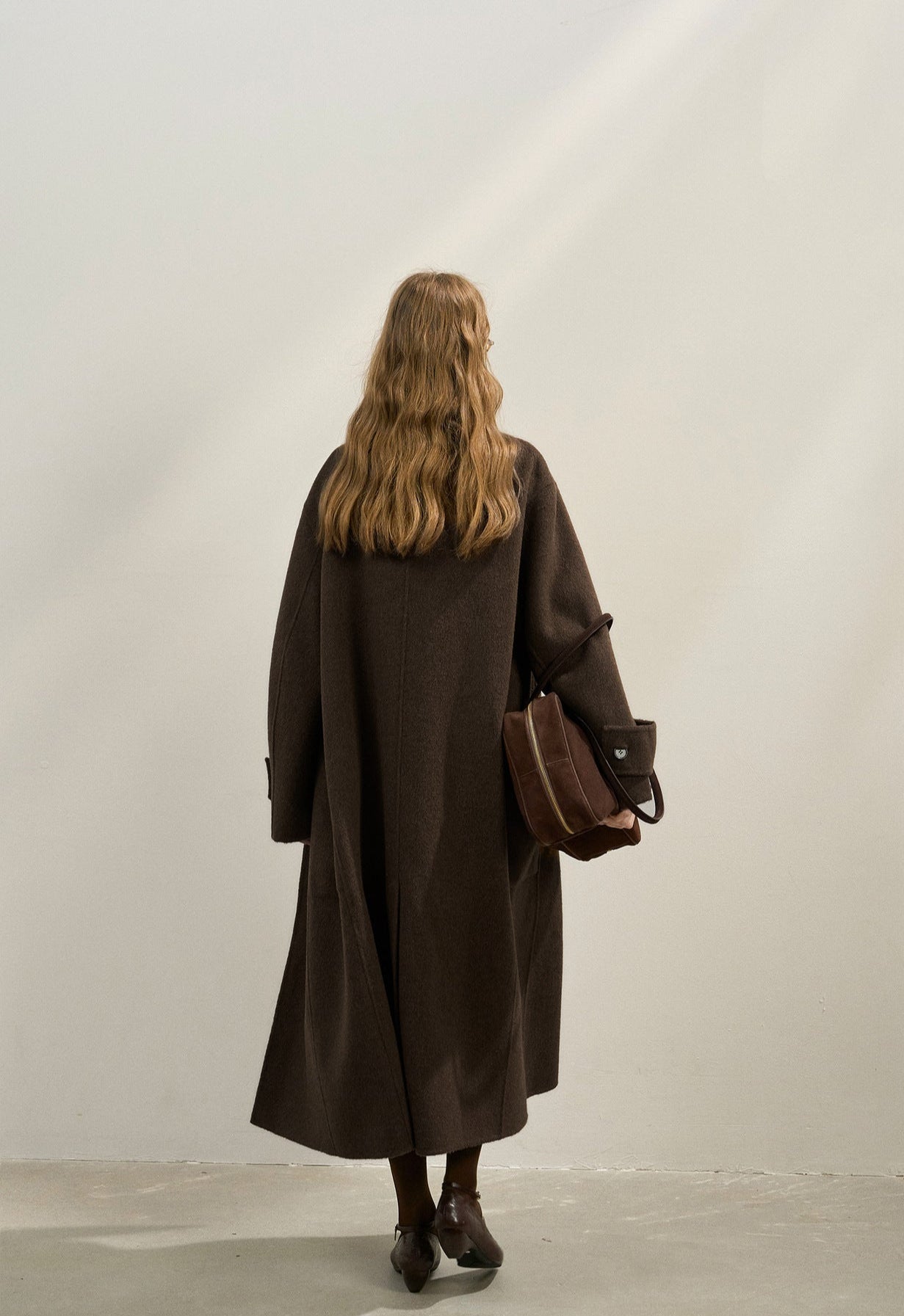 Premium Lamb Wool Shawl Collar Coat – Soft & Elegant Winter Overcoat
