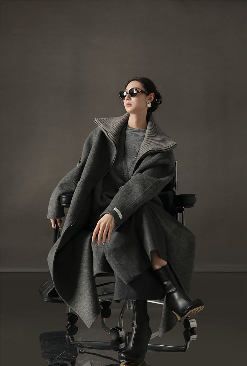 High Wool Content Long Coat with Mock Neck – Relaxed Fit, Zipper Front