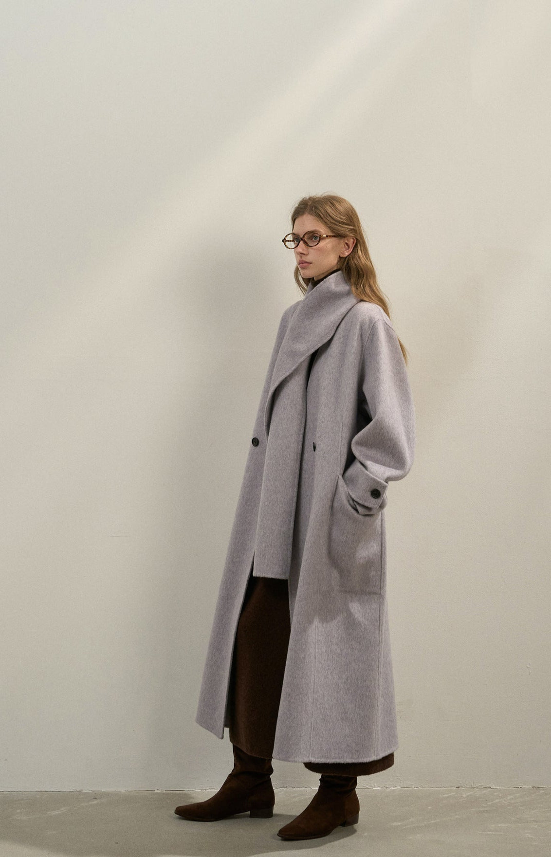 Premium Lamb Wool Shawl Collar Coat – Soft & Elegant Winter Overcoat