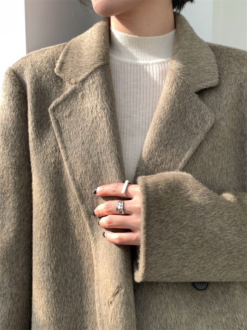 Cashmere Wool Structured Shoulder Coat – Timeless Elegance for Cold Days