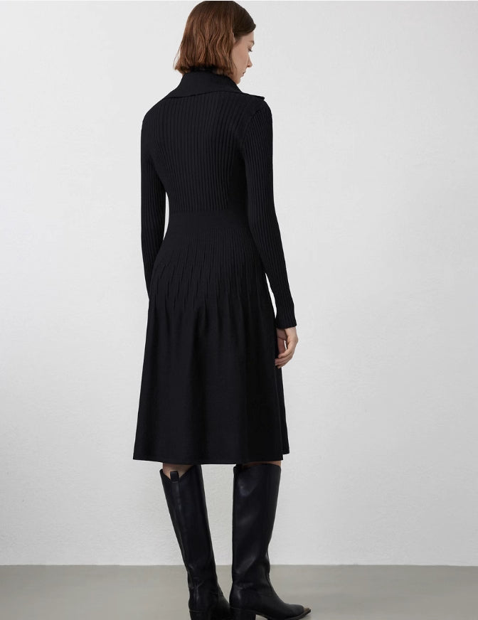 Collared Slim Fit Knit Dress