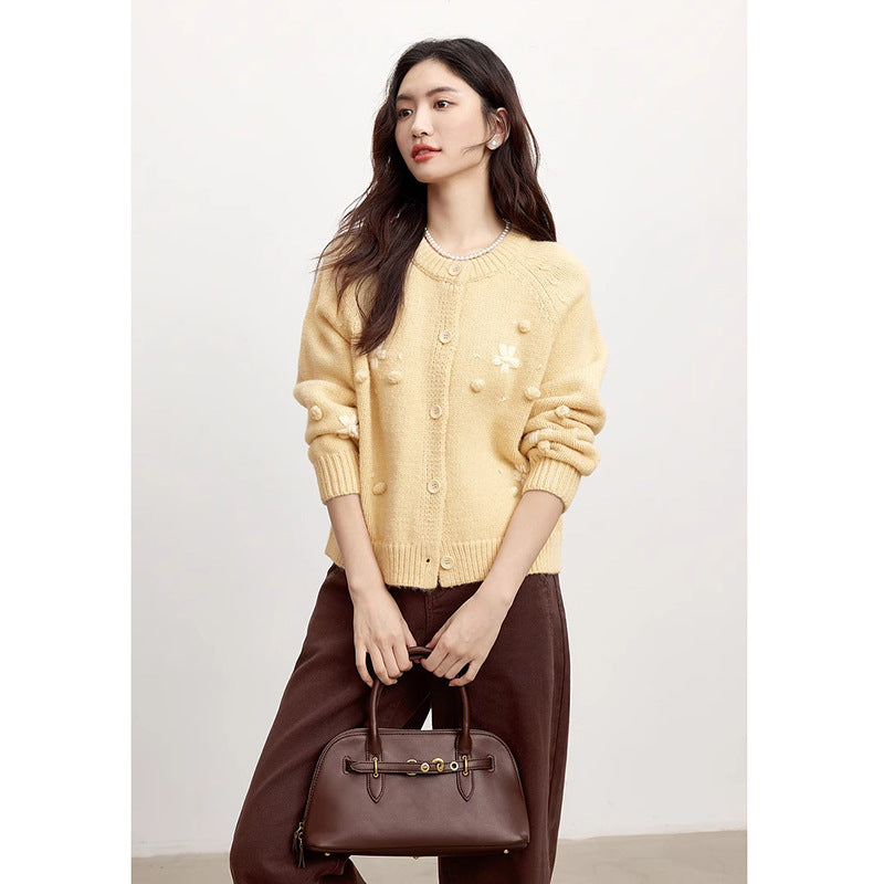 Hand-Embroidered Wool Cardigan – Elegant and Cozy Outerwear