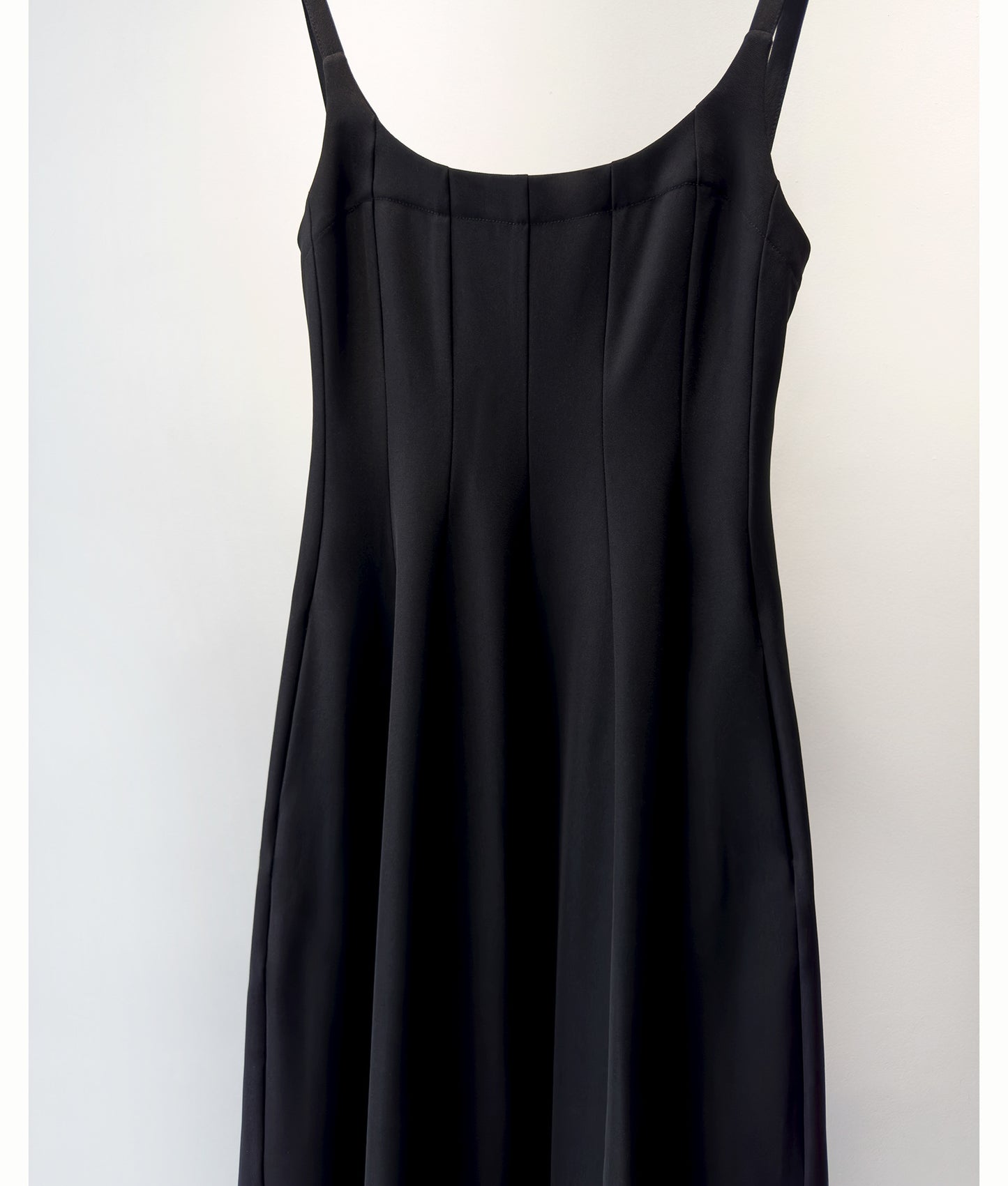 Noir Élise Square-Neck Midi Dress