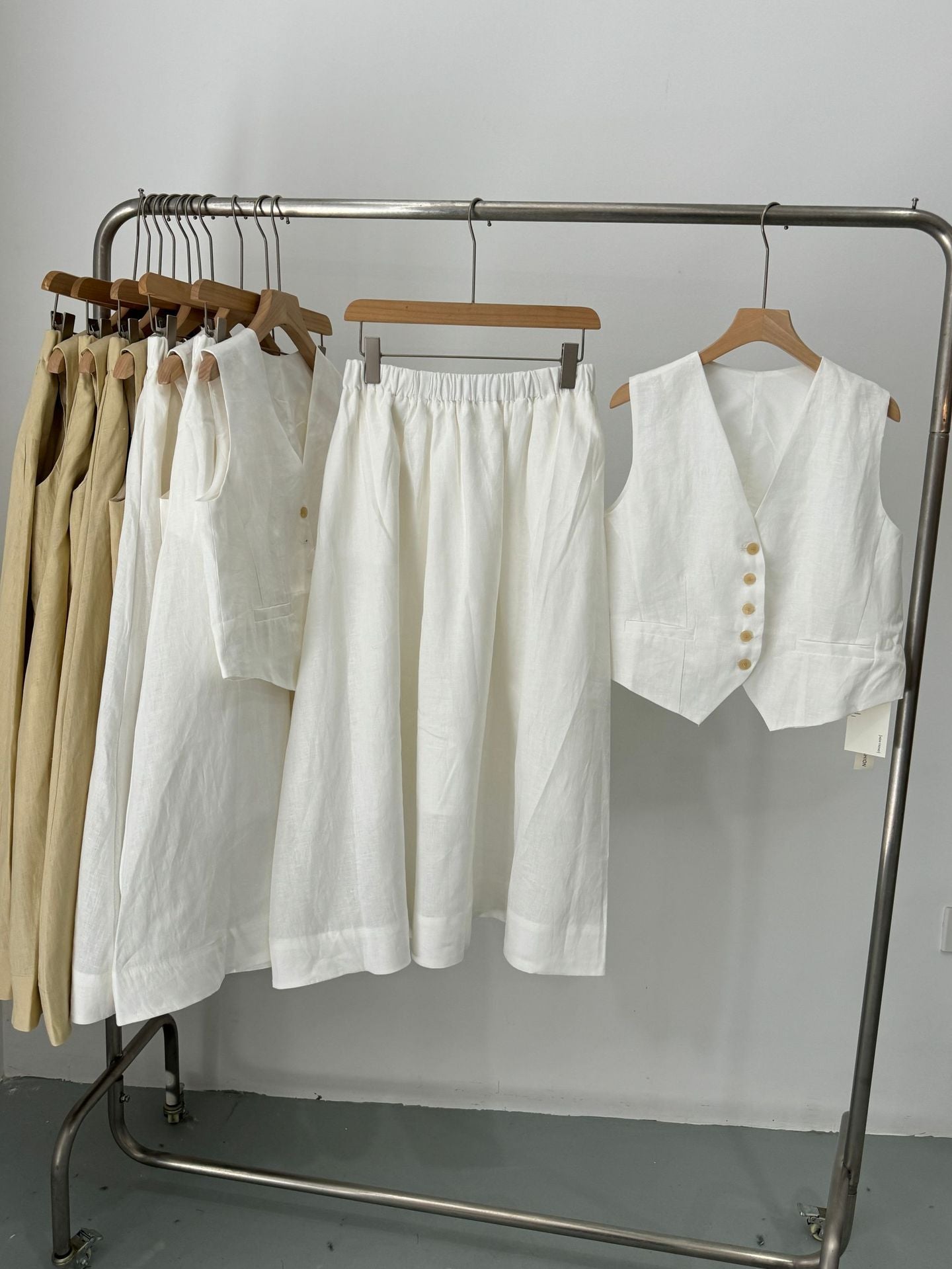 Linen Vest & Midi Skirt Set – Timeless Summer Elegance