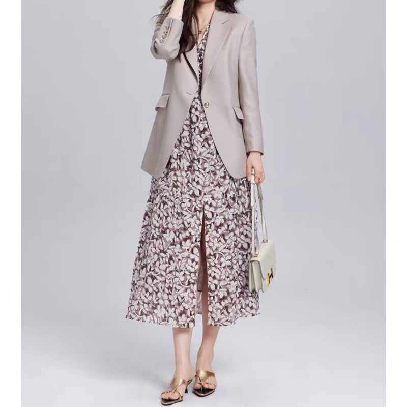 Tailored Grace – Classic Wool Blend Blazer
