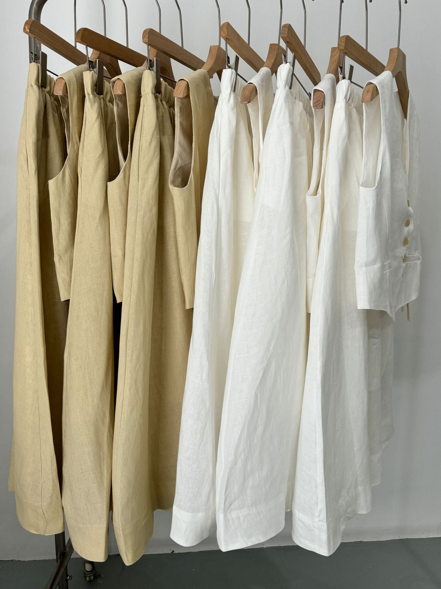 Linen Vest & Midi Skirt Set – Timeless Summer Elegance