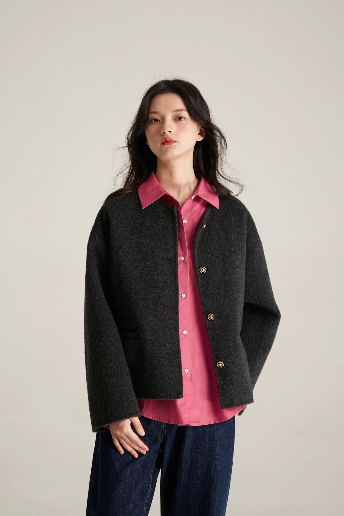High-Quality Wool Short Coat – Elegant Round Neck Jacket