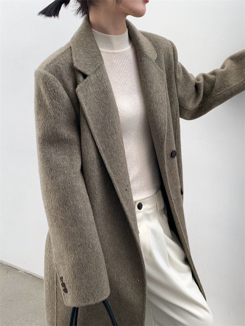 Cashmere Wool Structured Shoulder Coat – Timeless Elegance for Cold Days