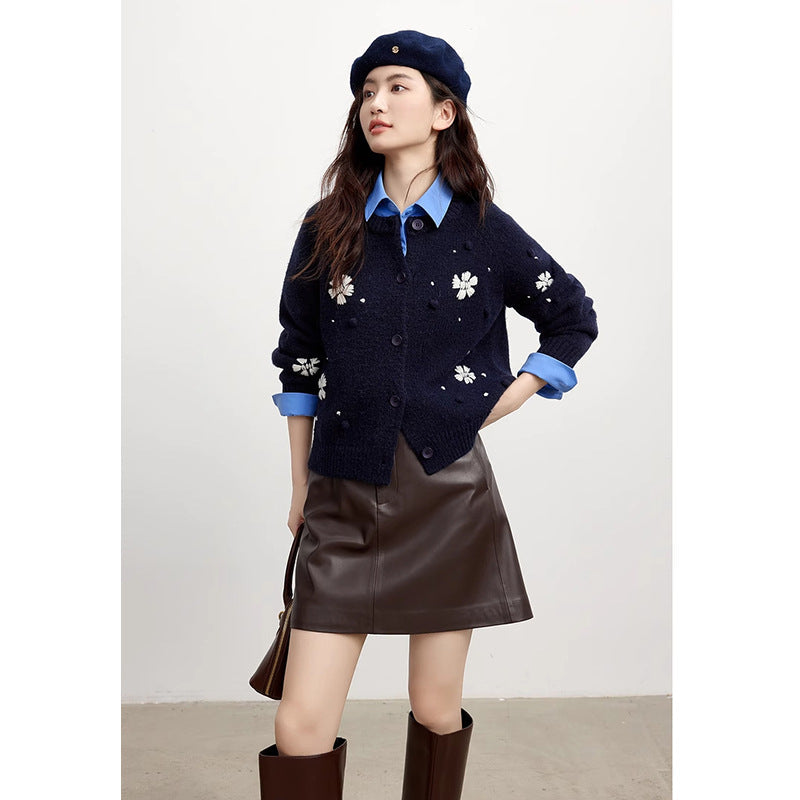 Hand-Embroidered Wool Cardigan – Elegant and Cozy Outerwear