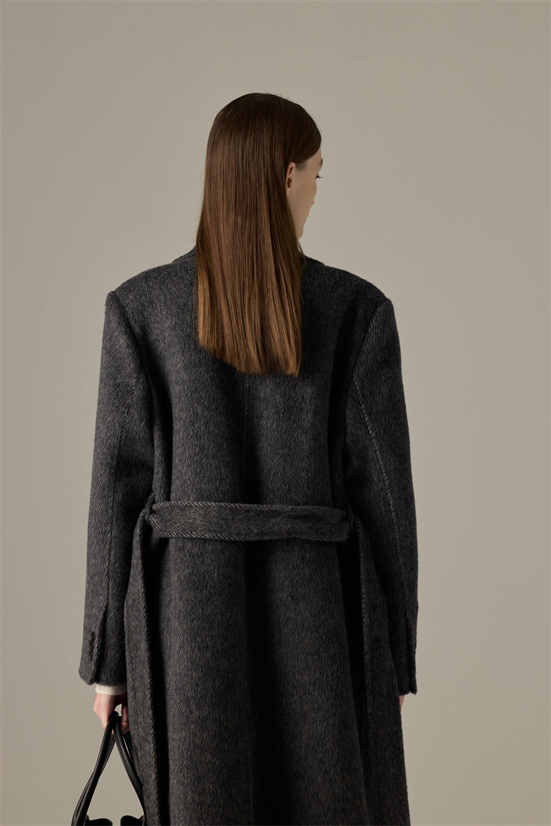 Cashmere Wool Structured Shoulder Coat – Timeless Elegance for Cold Days