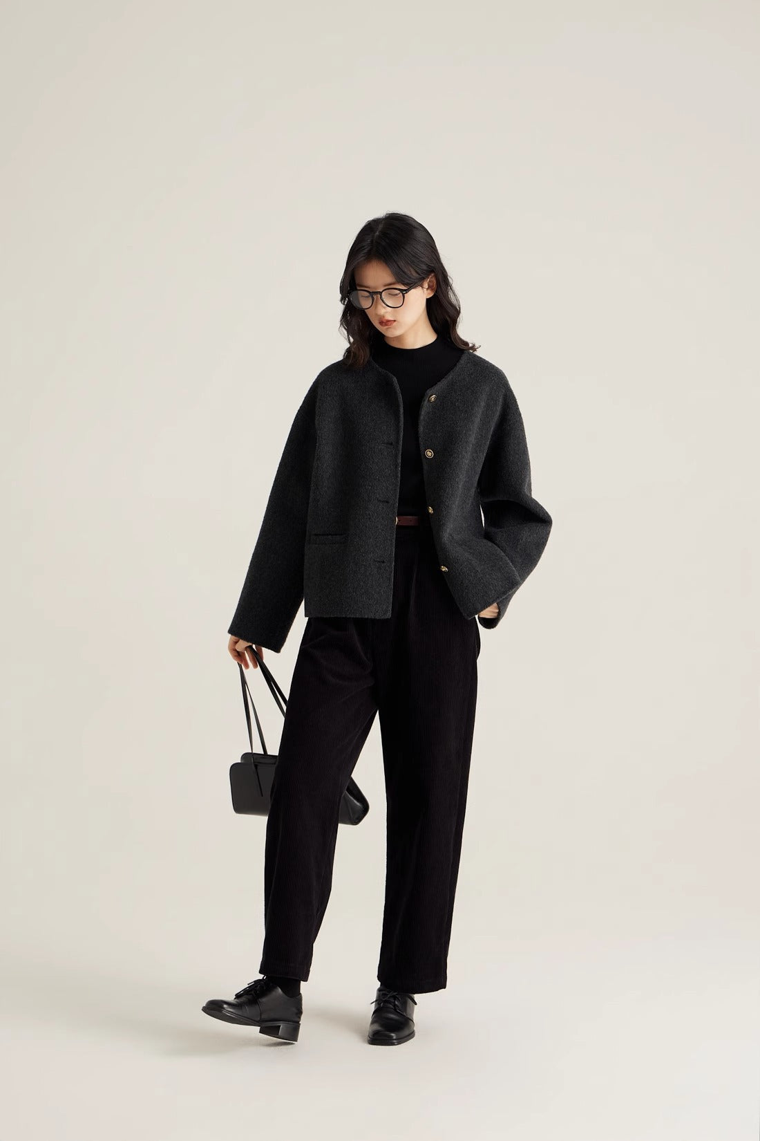 High-Quality Wool Short Coat – Elegant Round Neck Jacket