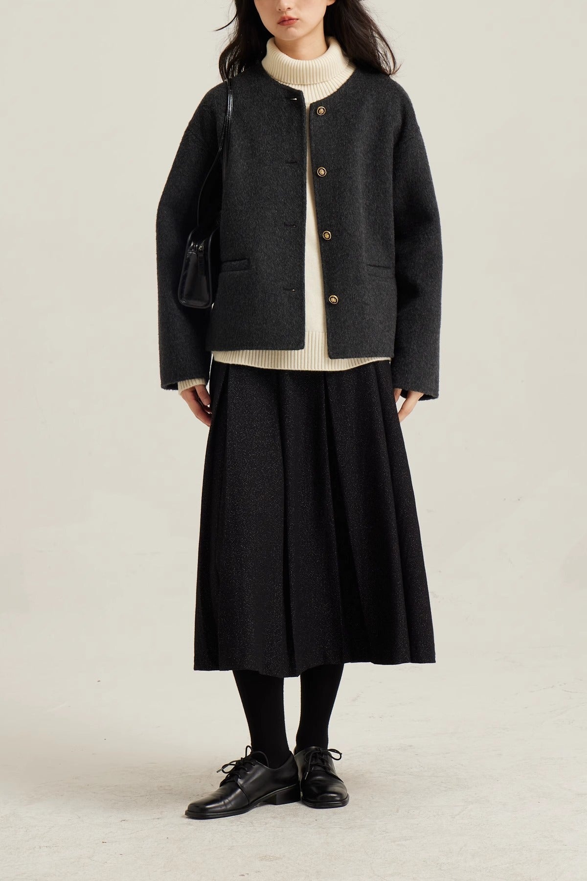 High-Quality Wool Short Coat – Elegant Round Neck Jacket