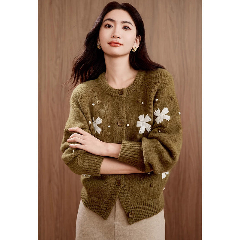 Hand-Embroidered Wool Cardigan – Elegant and Cozy Outerwear