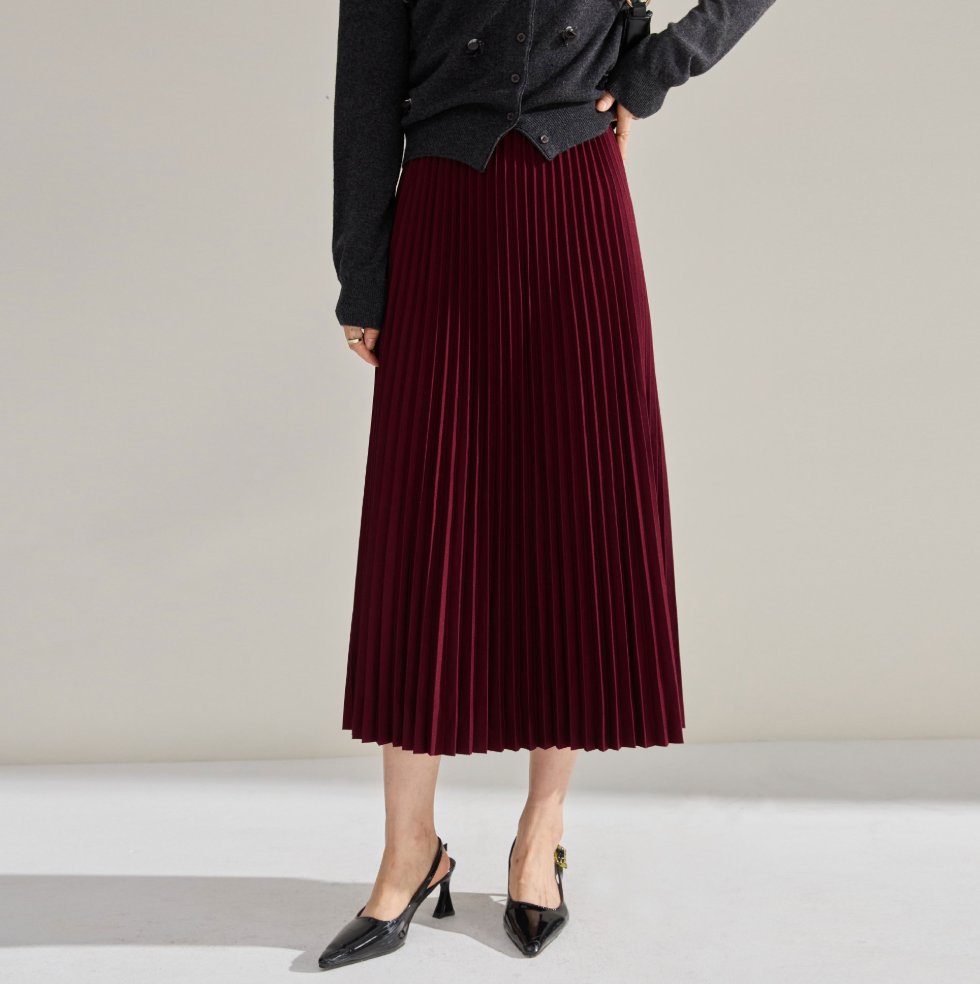 High-Waisted Pleated Midi Skirt – Elegant & Everyday Comfort