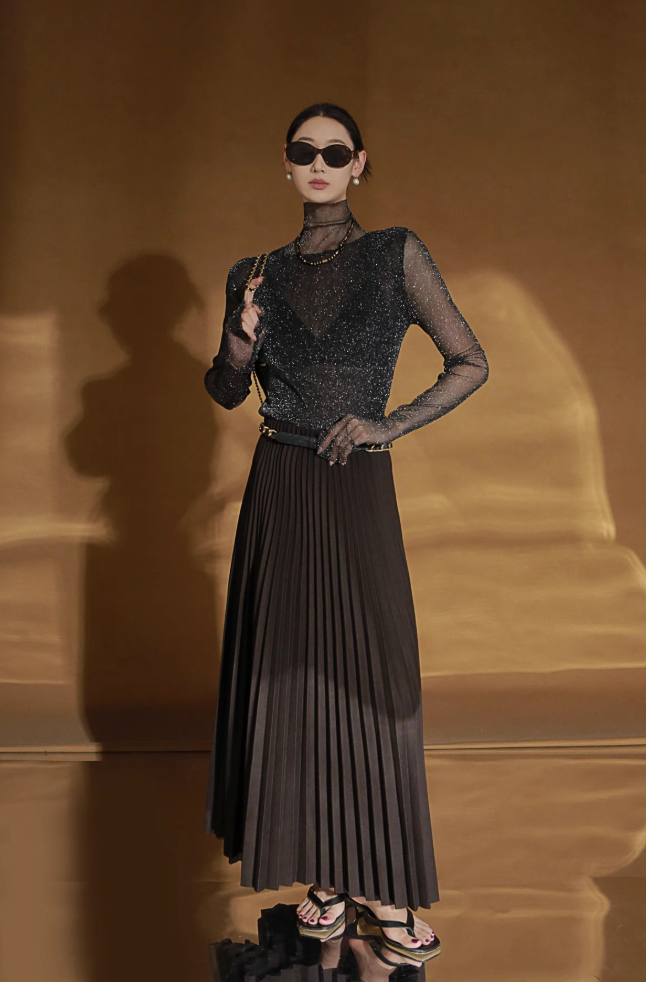Pleated Knit Midi Skirt – Cashmere Blend Comfort & Elegance