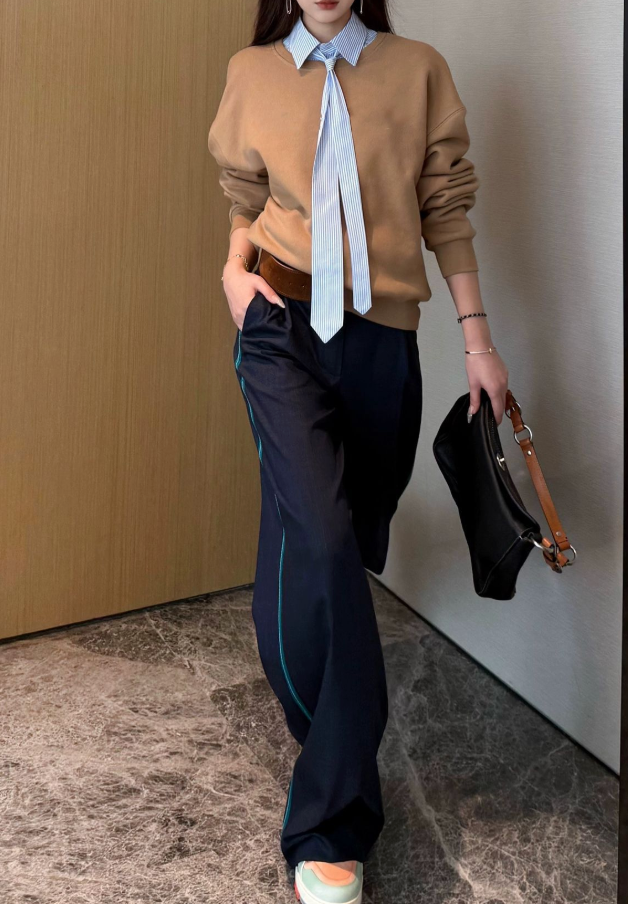 Detachable Tie Cropped Shirt