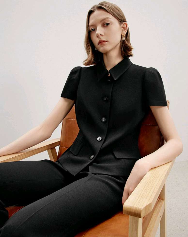 Modern Elegance Buttoned Cropped Jacket – Timeless French Style