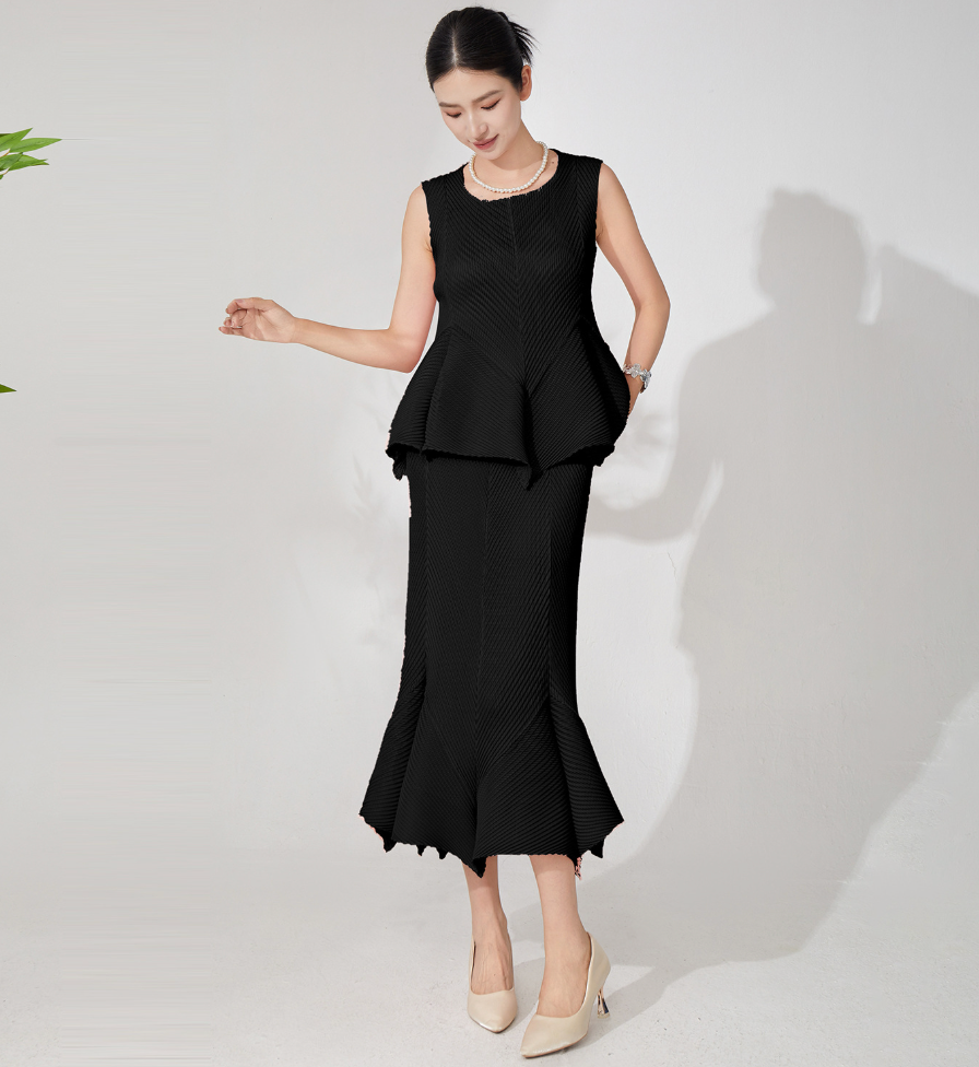 Two-Piece Ruffled Balloon Set – One Size