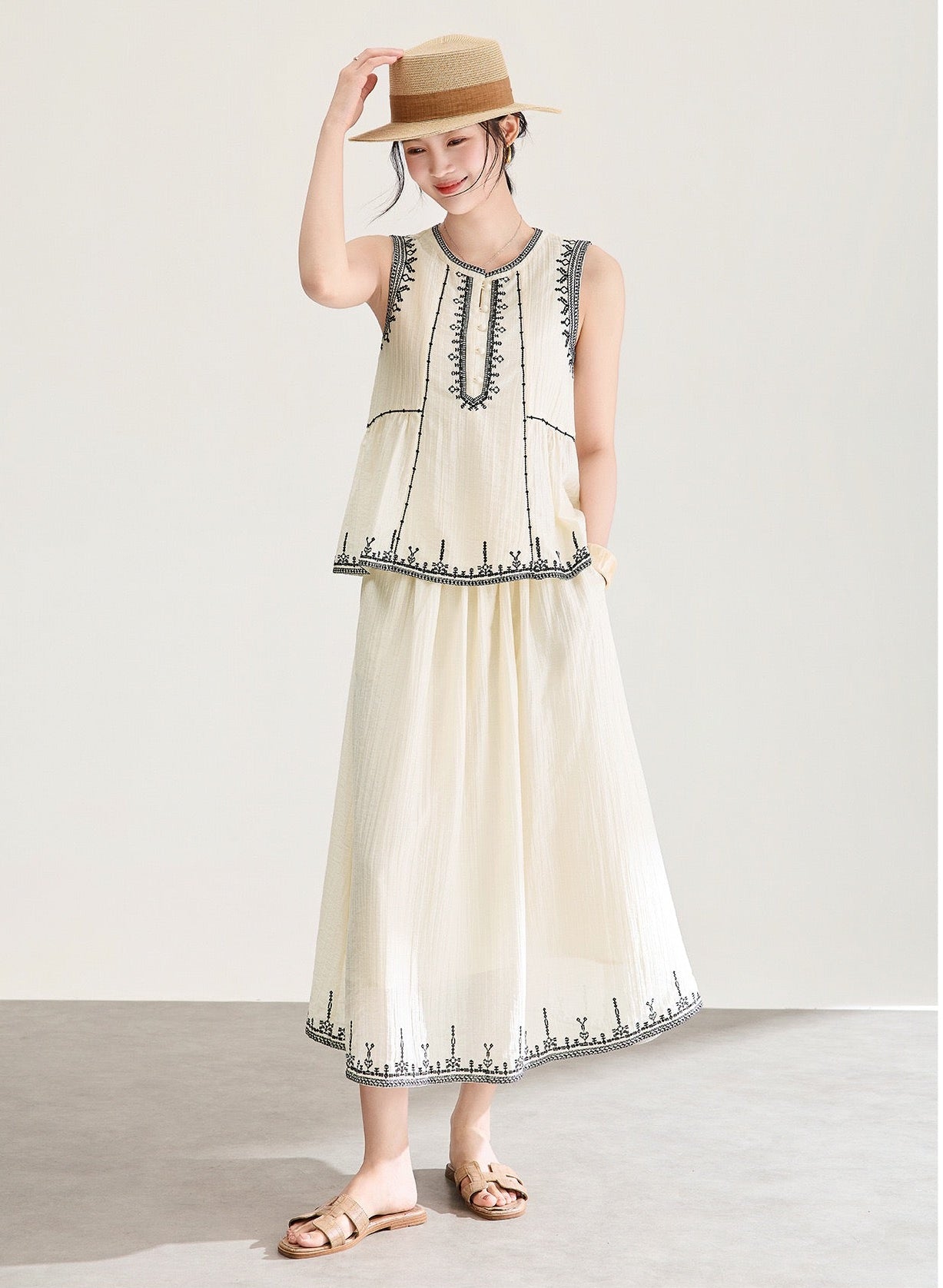 Sorella Embroidered Tencel Set