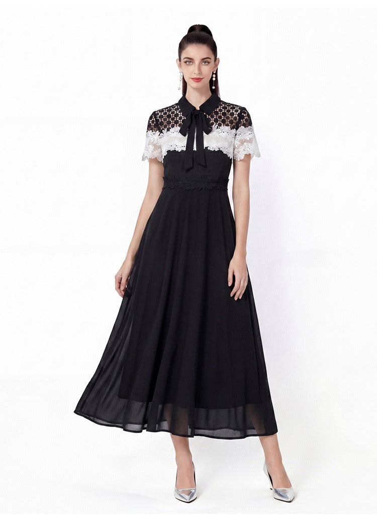 Vivienne Noir Lace Maxi Dress