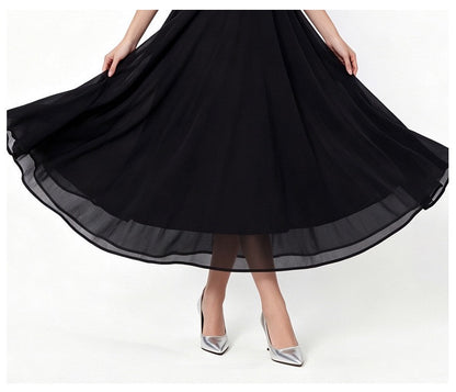 Vivienne Noir Lace Maxi Dress