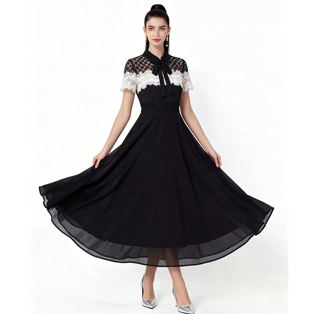Vivienne Noir Lace Maxi Dress