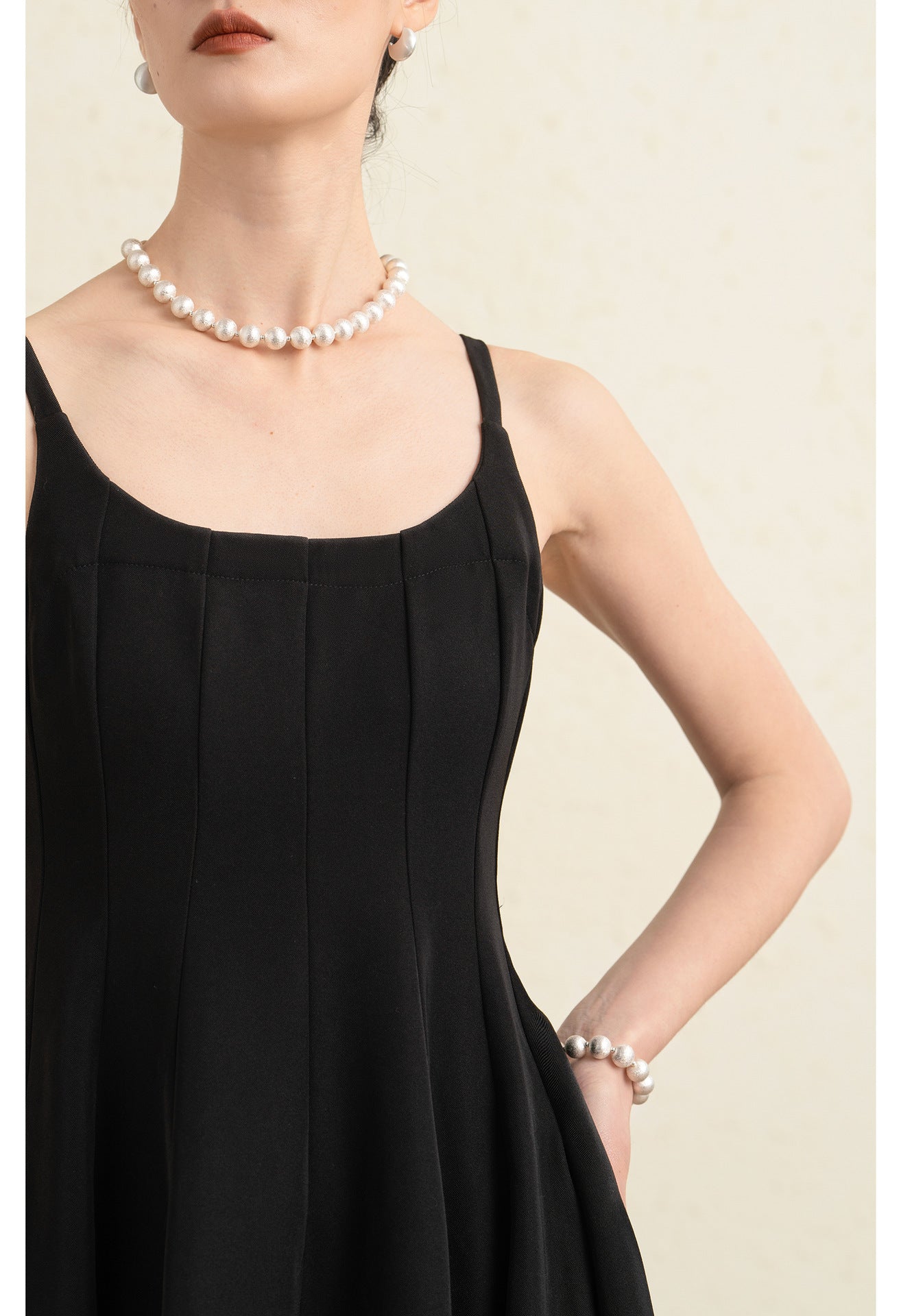 Noir Élise Square-Neck Midi Dress