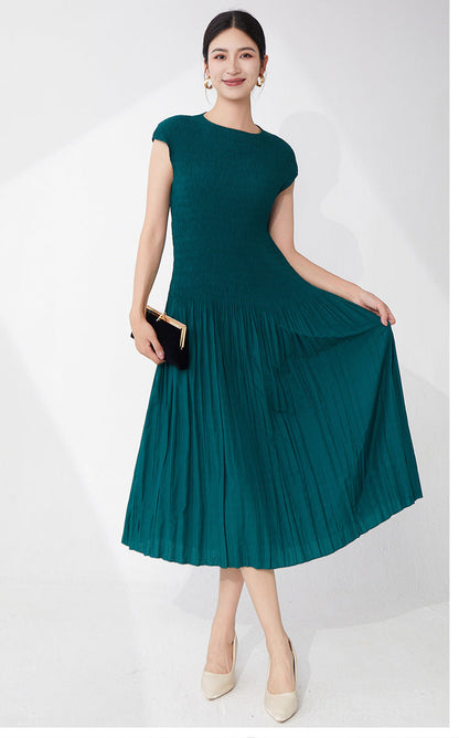 Everyday Pleated Midi Dress – Sleeveless Comfort Fit