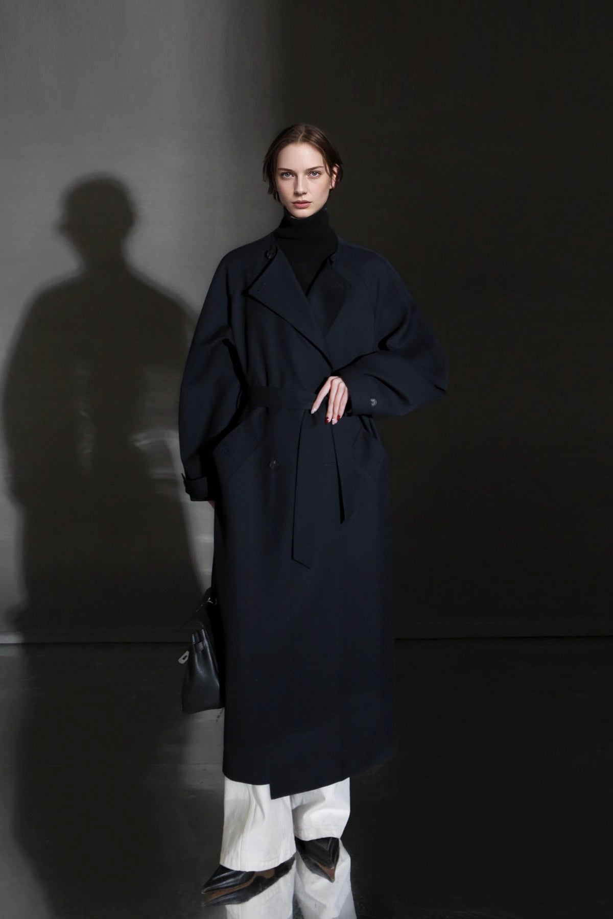 Minimalist Round Neck Wool Blend Trench Coat – Relaxed Fit