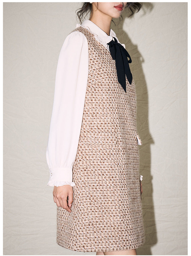 Contrast Collar Bow-Detail Pleated Dress