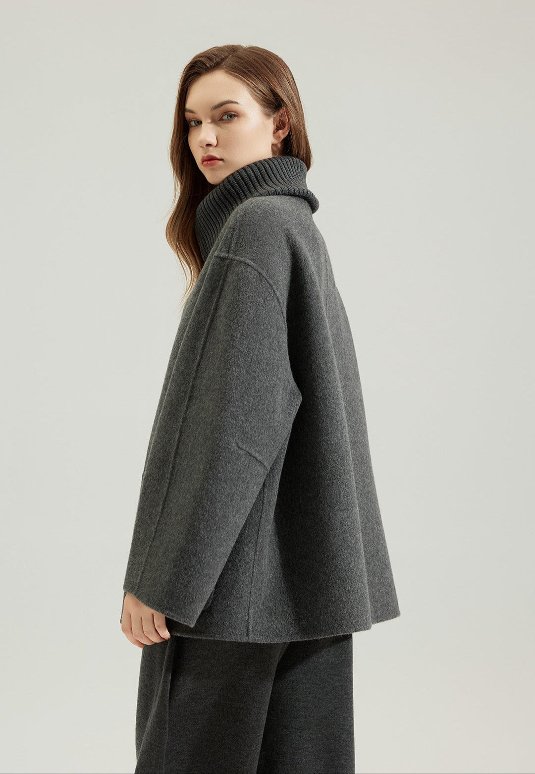 Yün Fermuarlı Stand Yaka Kısa Kaban