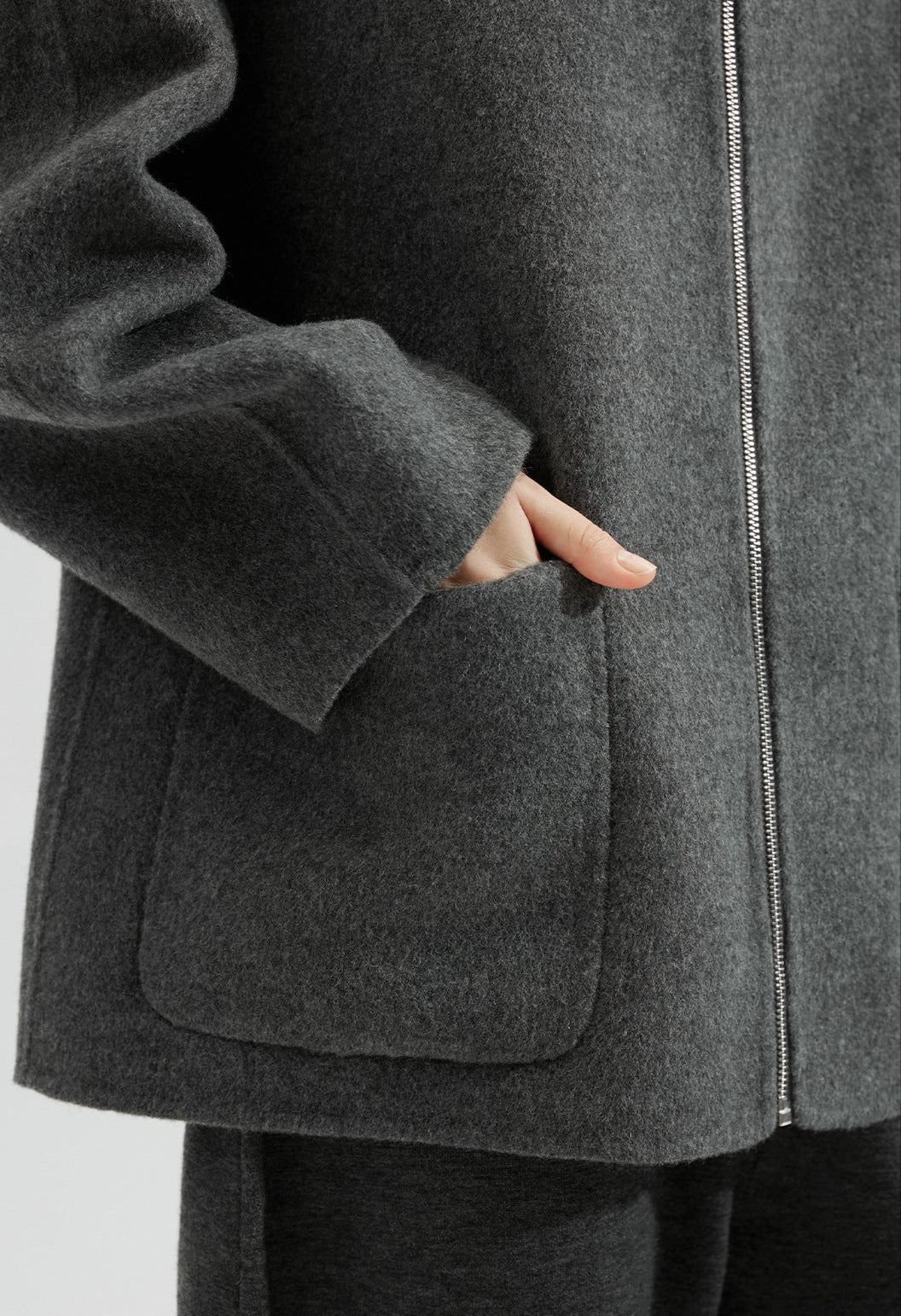 Yün Fermuarlı Stand Yaka Kısa Kaban