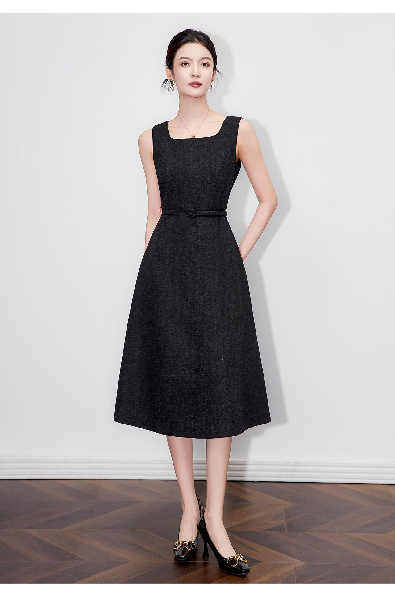 French-Inspired Two-Piece Set – Fitted Dress & Cropped Jacket