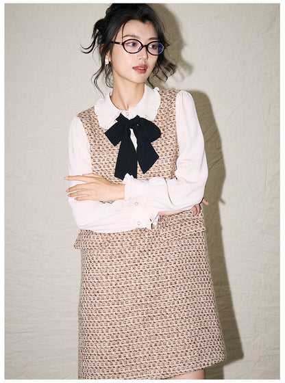 Contrast Collar Bow-Detail Pleated Dress