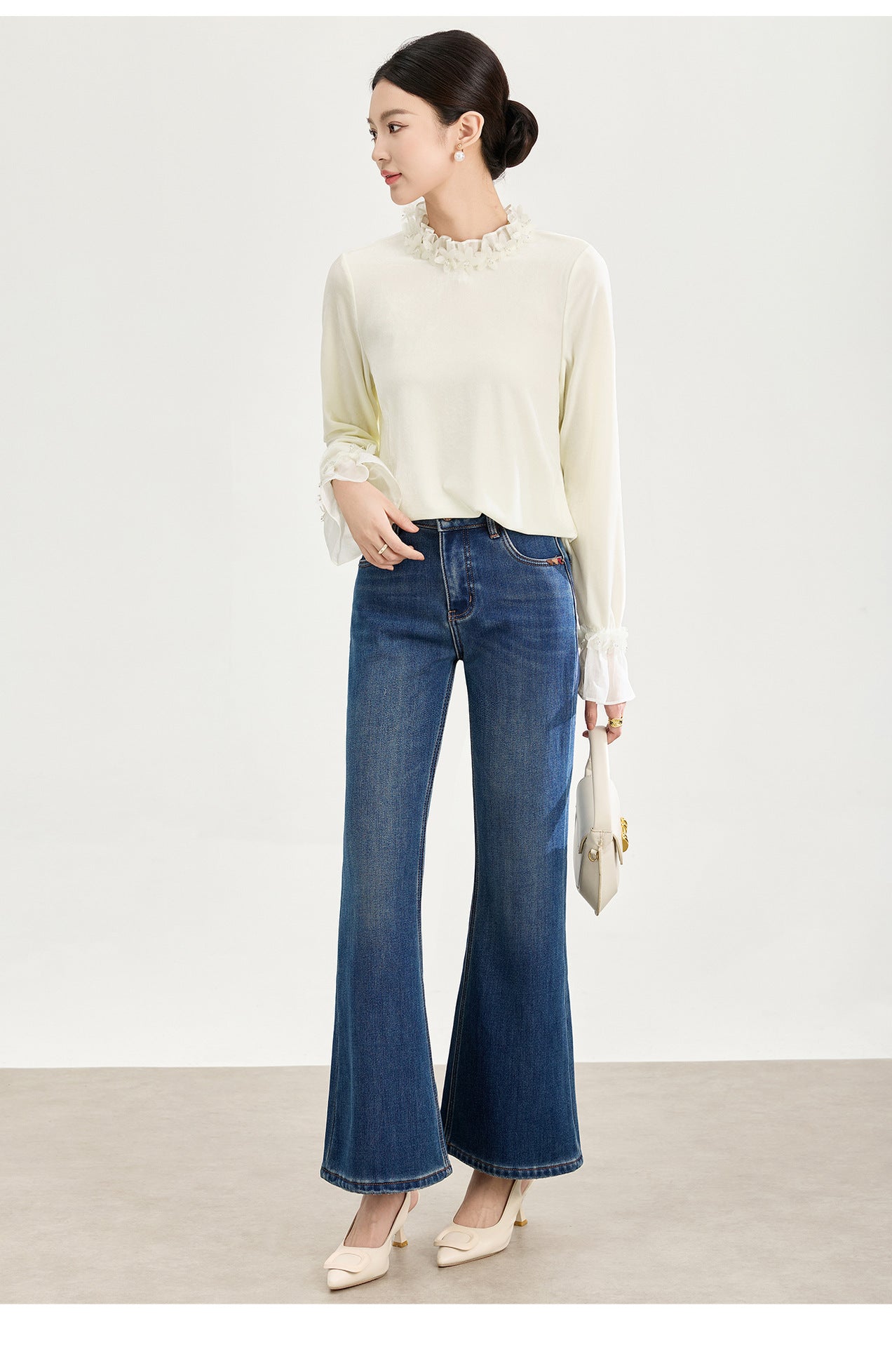 Floral Collar Velvet Blouse