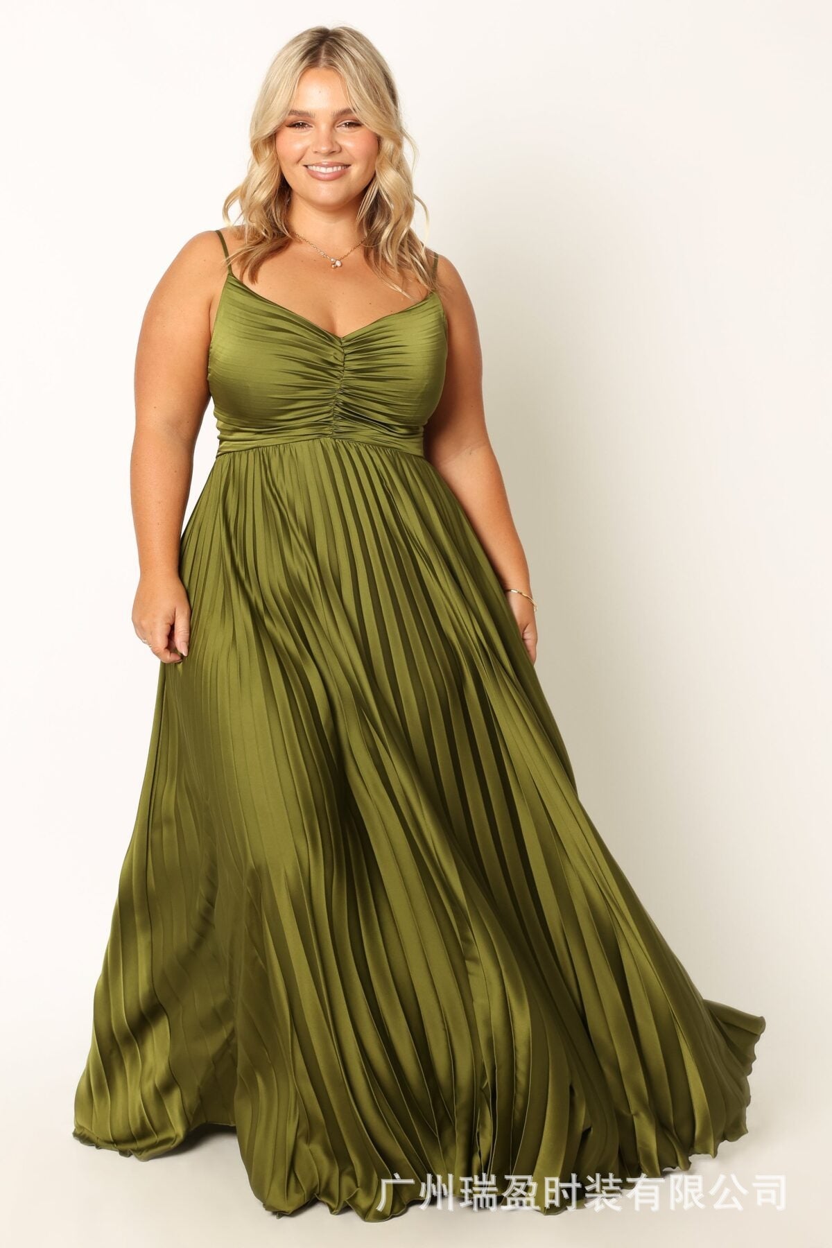 Elegant Pleated Backless Maxi Dress