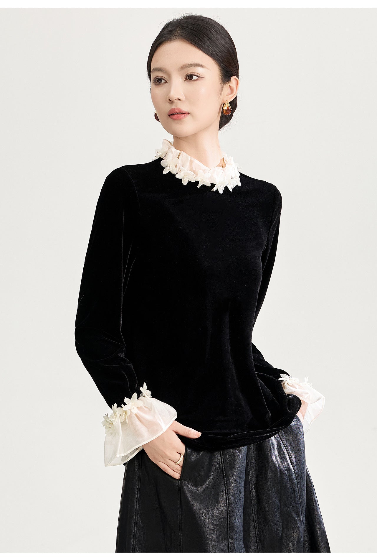 Floral Collar Velvet Blouse