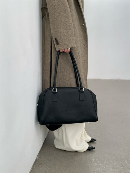 Cashmere Wool Structured Shoulder Coat – Timeless Elegance for Cold Days