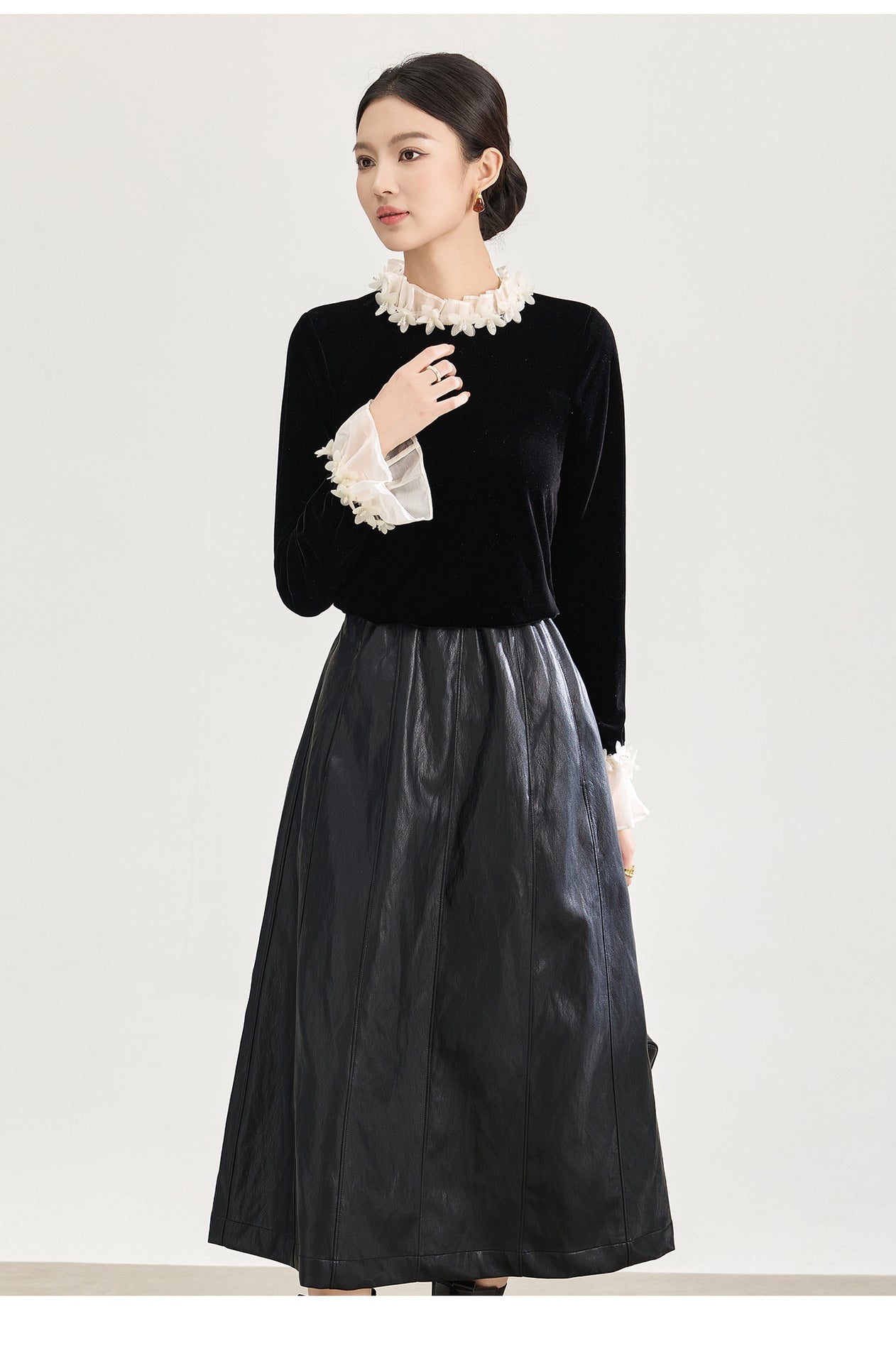 Floral Collar Velvet Blouse