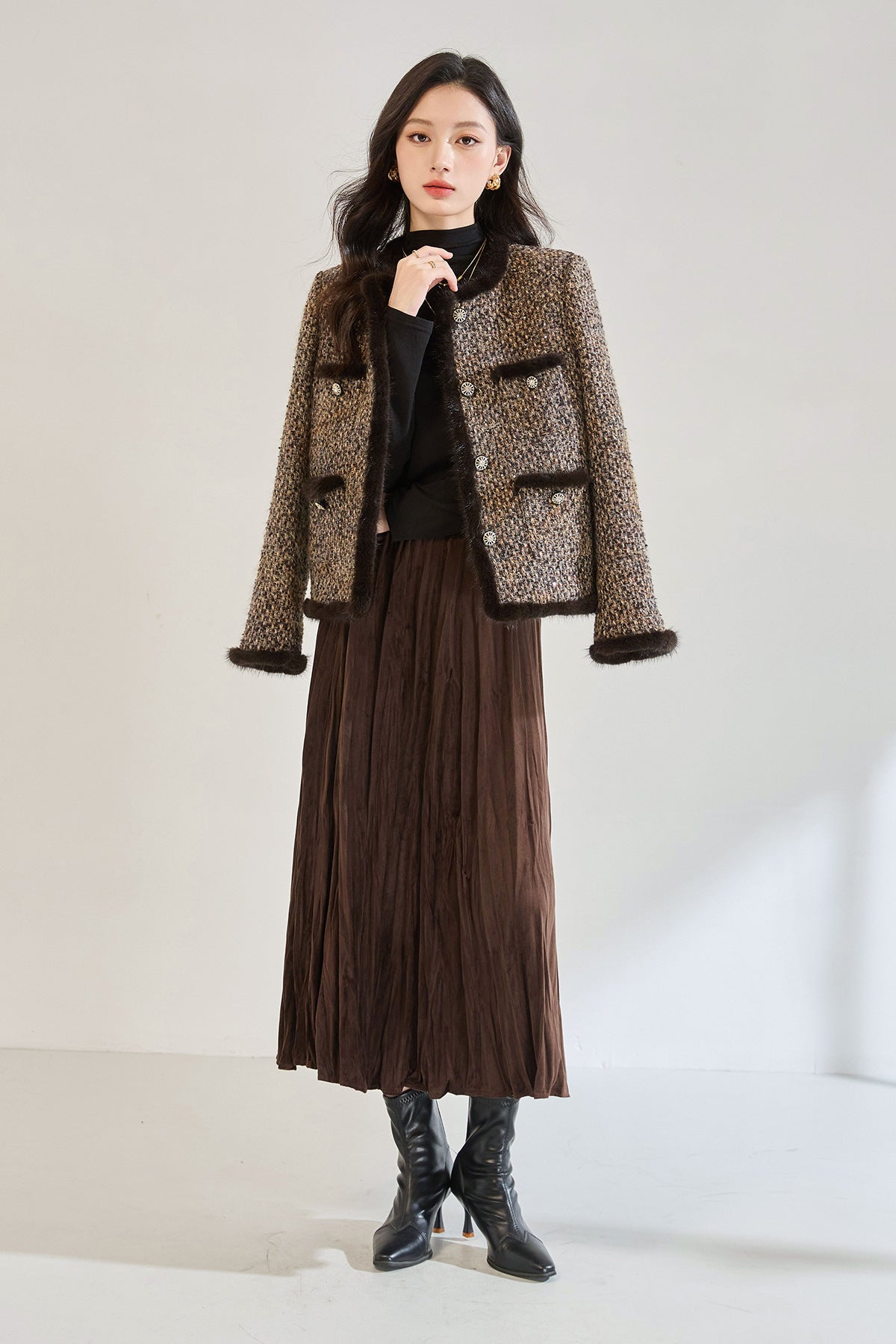 Luxury Tweed Short Puffer Jacket with White Duck Down Filling