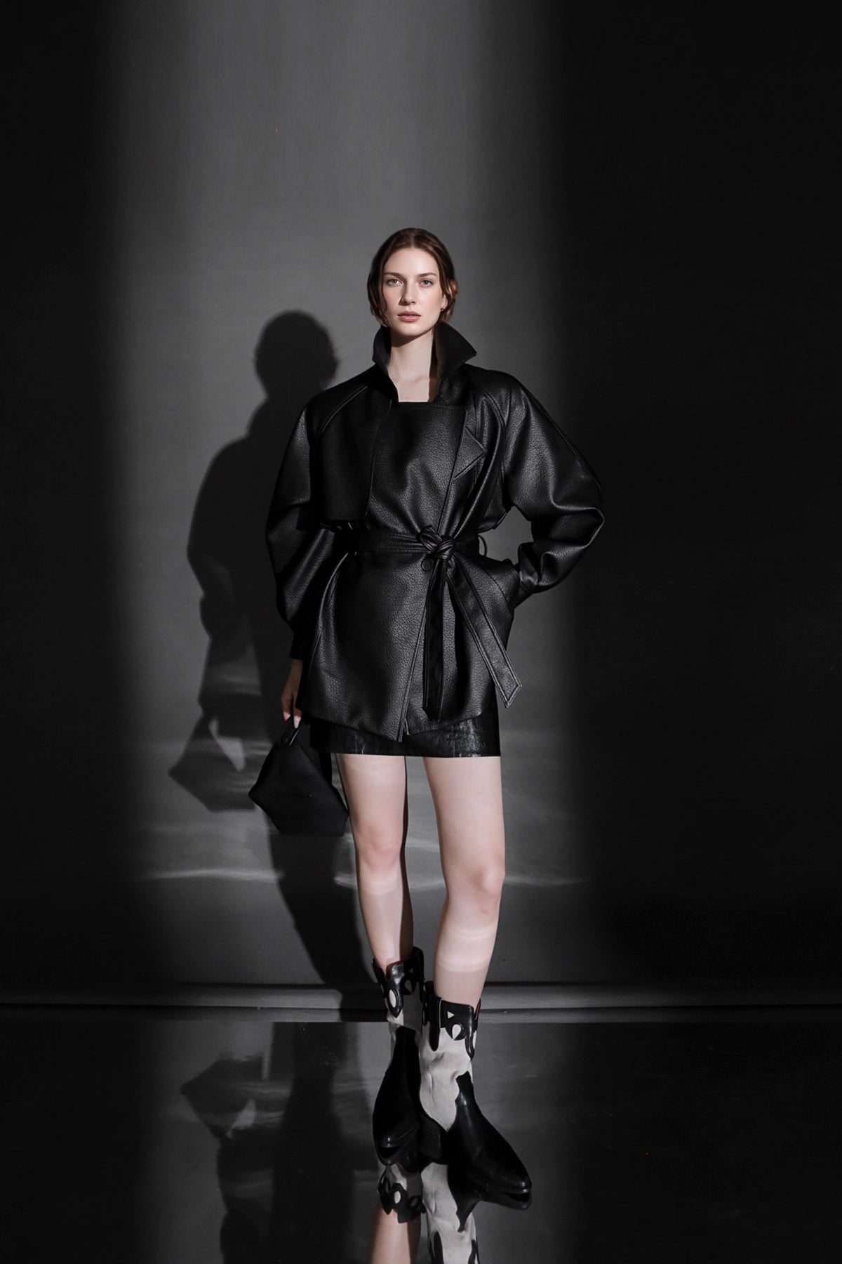 City Glow Balloon-Sleeve Faux Leather Jacket – Slim Fit Waist-Defined Design