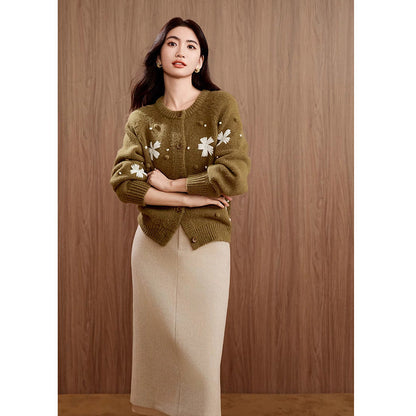 Hand-Embroidered Wool Cardigan – Elegant and Cozy Outerwear