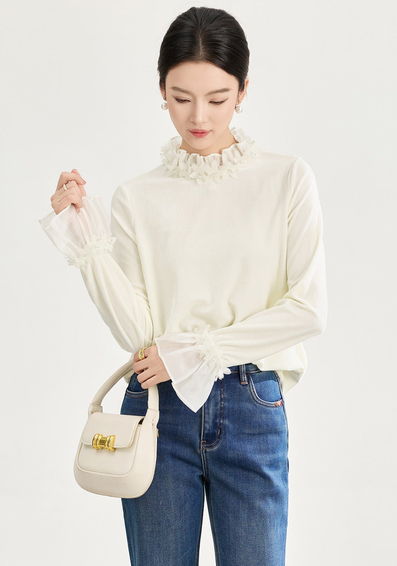 Floral Collar Velvet Blouse