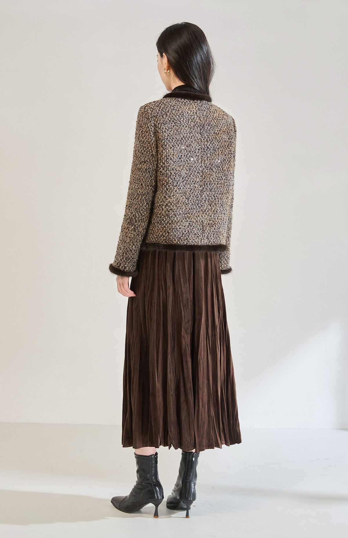 Luxury Tweed Short Puffer Jacket with White Duck Down Filling
