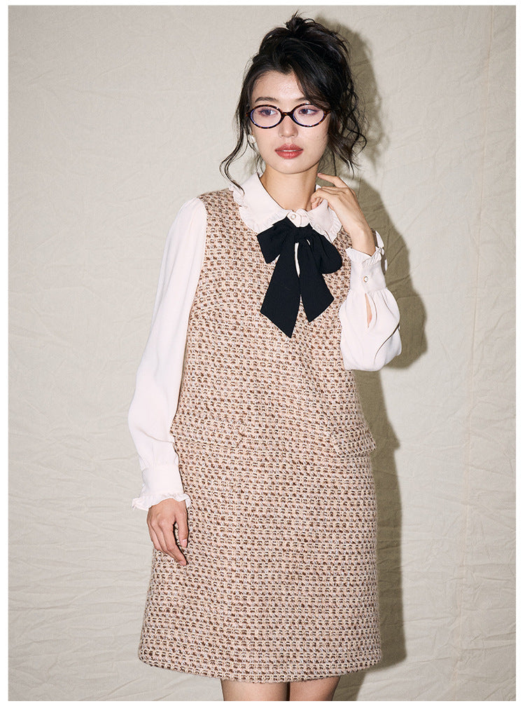 Contrast Collar Bow-Detail Pleated Dress