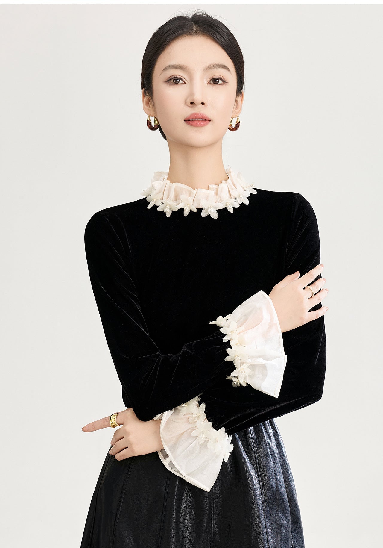 Floral Collar Velvet Blouse