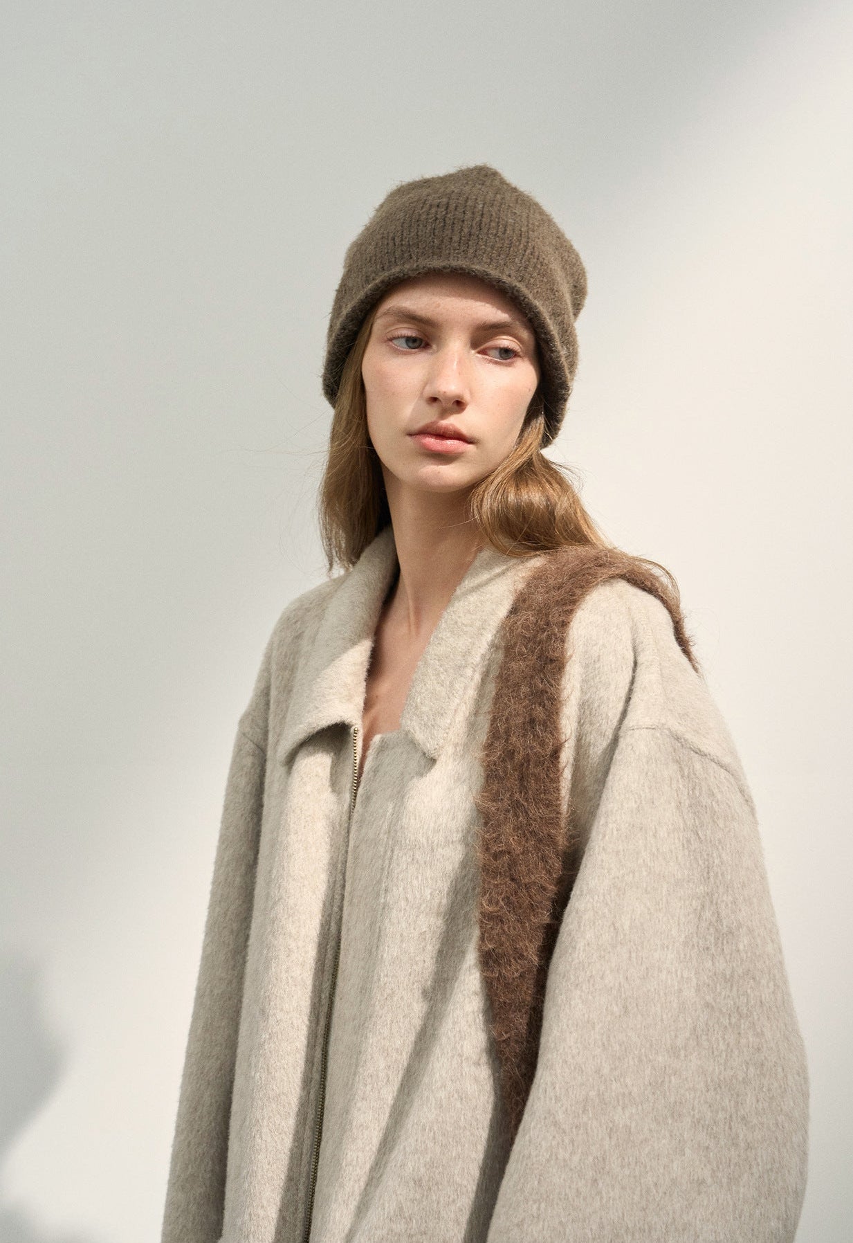 100% Wool Long Zip Coat – Timeless Warmth and Refined Simplicity