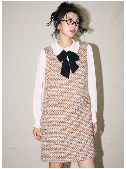 Contrast Collar Bow-Detail Pleated Dress